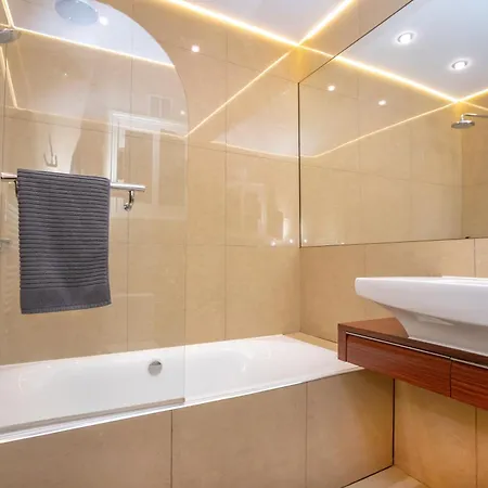 شقة Hallmark By Trulycyprus