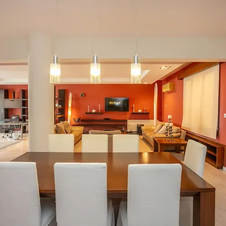 Hallmark By Trulycyprus Апартаменты Лимасол