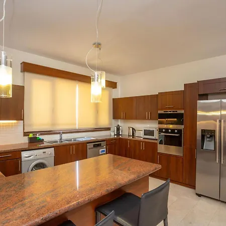 Hallmark By Trulycyprus ليماسول