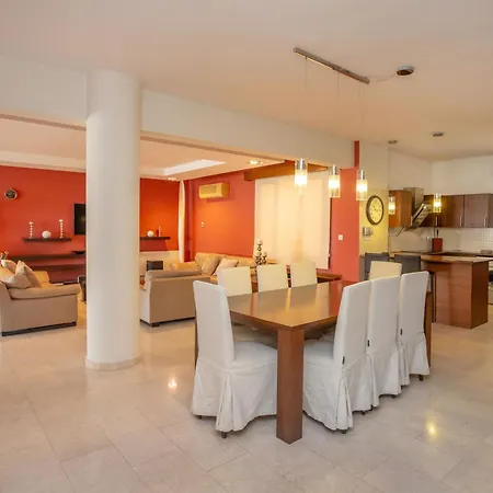 Hallmark By Trulycyprus Апартаменты Лимасол