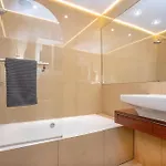 Apartamento Hallmark By Trulycyprus